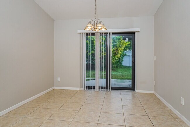 Foto del edificio - 23194 Rye Ave