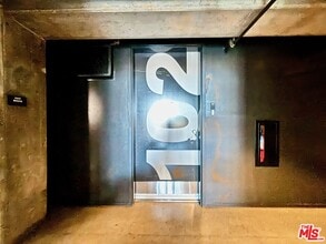 Building Photo - 510 S Hewitt St