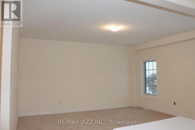 Building Photo - 99 Robin Trail