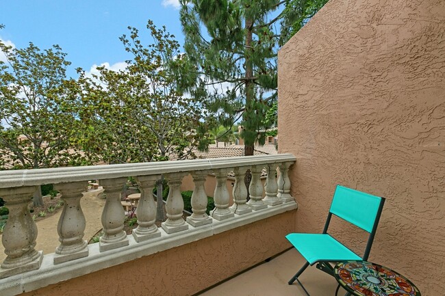 Building Photo - 3525 Cameo Dr