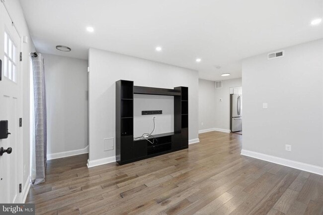 Foto del edificio - 422 Burbank St SE