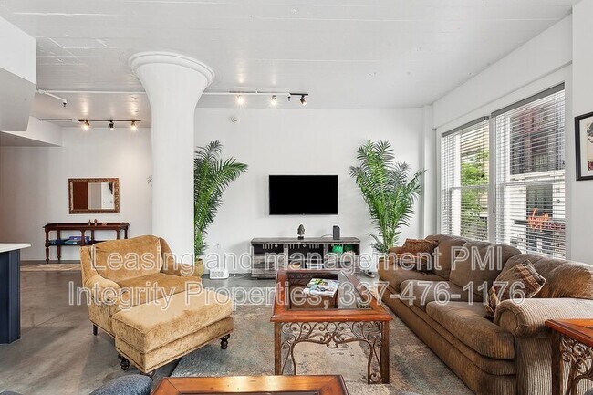 Foto del edificio - 909 Lafayette St