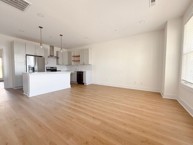 Foto del edificio - The Garrett | 3-Bedroom Home with Pool and Pickleball Court at Highbury