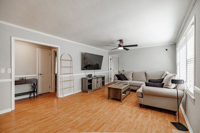 Foto del edificio - 874 Athens St
