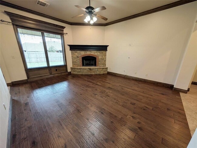 Building Photo - 6405 Bentwood Dr