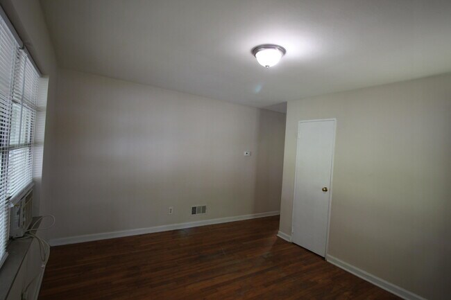 Building Photo - 2127 Coburn Blvd