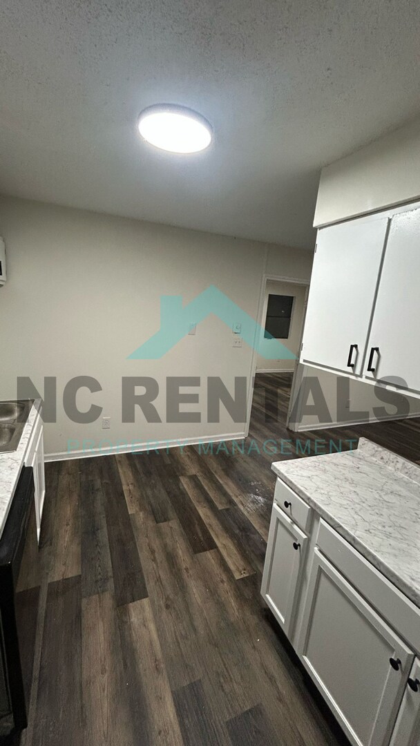 Foto del edificio - 2403 Markwood Ln SE