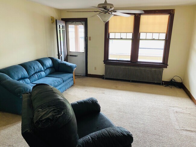 Family room - 57 S 3rd St