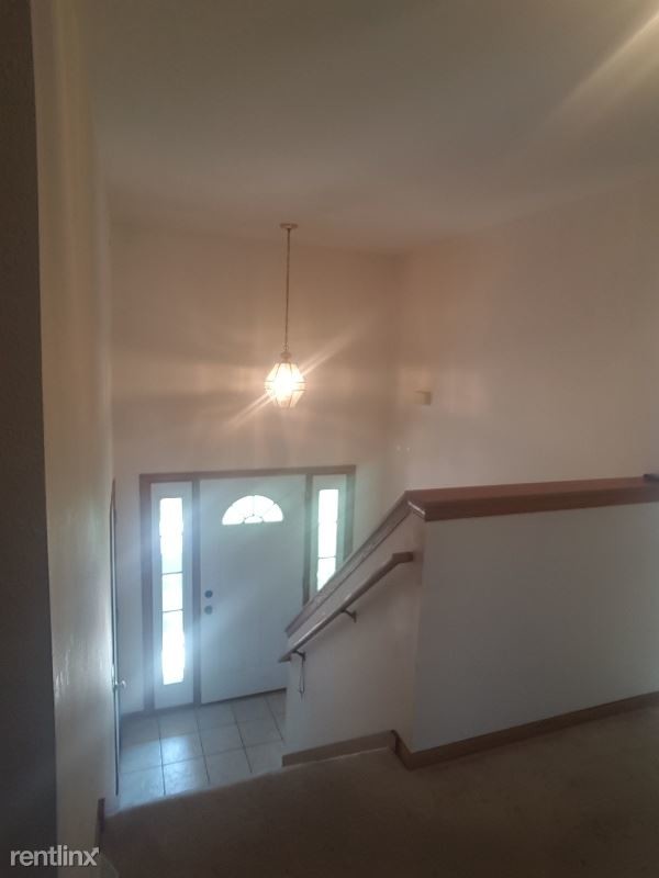 Building Photo - 4 br, 2 bath Apartment - 120 paradise cir
