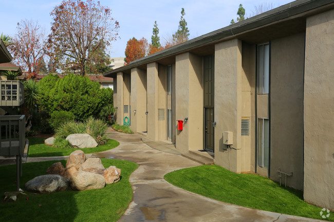 Building Photo - The Courtyard