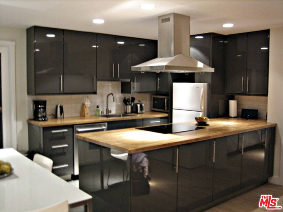 Foto principal - 4125 Huron Ave