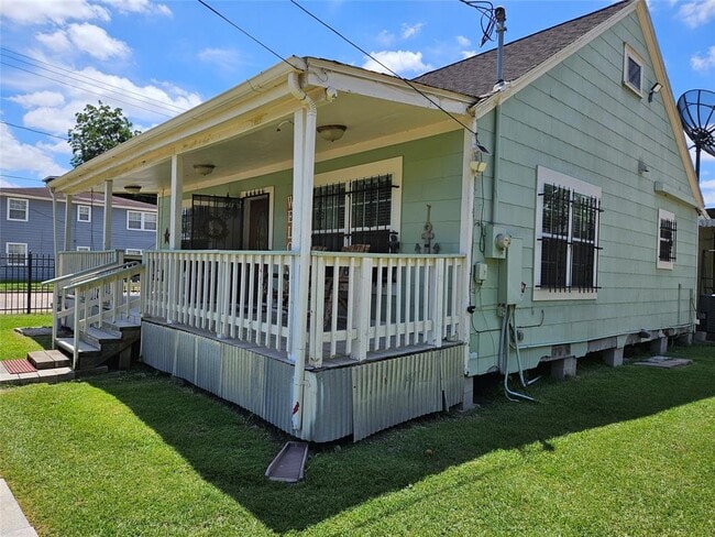 Building Photo - 6940 Hemlock St