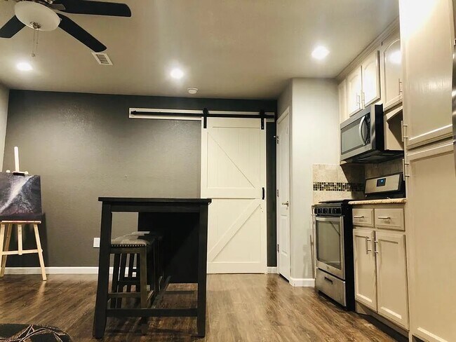 Foto del edificio - 1509 W Pearl St