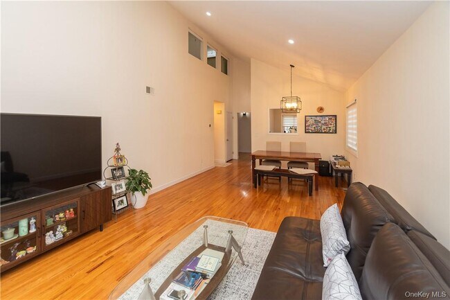 Building Photo - 135 W Nyack Rd