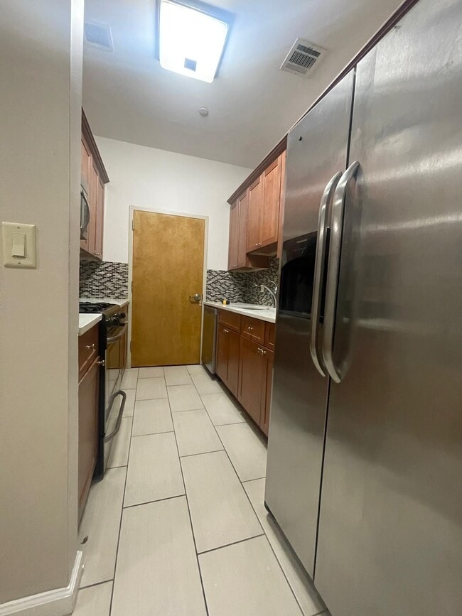 50 Oak St 102 - 30 Oak St