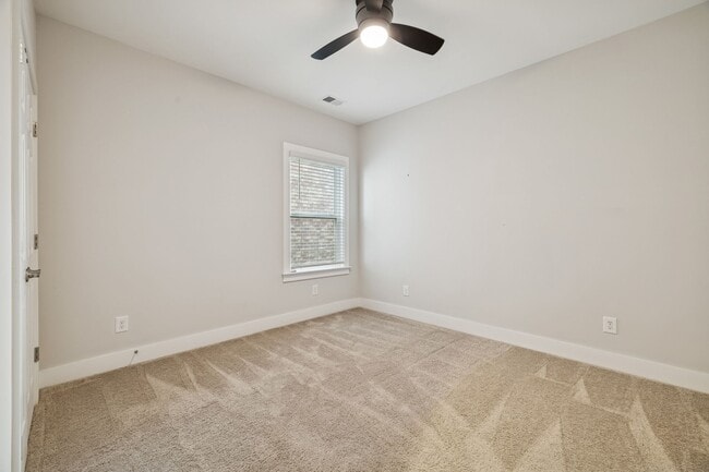 Building Photo - 428 Triple Crown Cir