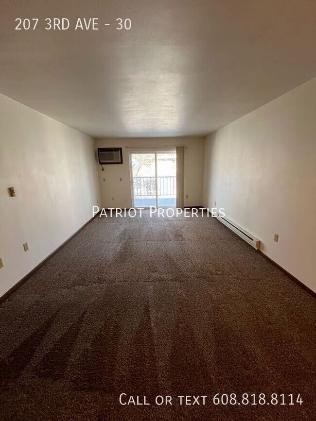 Building Photo - 207 3rd Ave