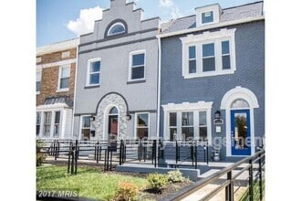 Building Photo - 1219 17th St NE