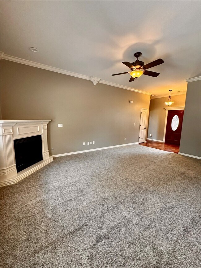 Building Photo - 6108 S 39th Pl