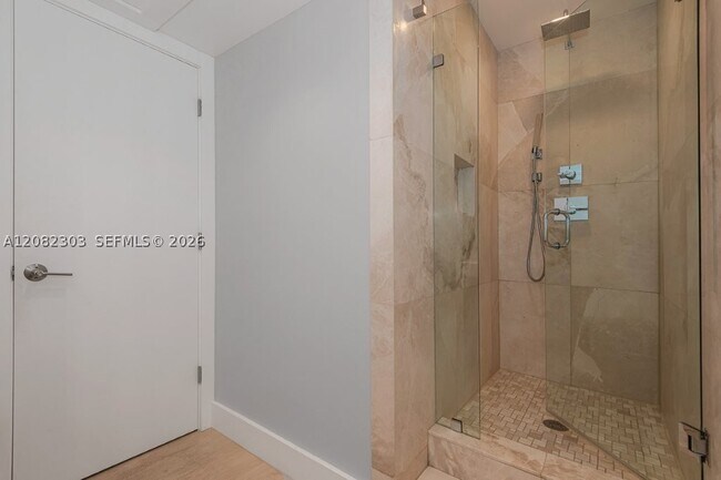Building Photo - 2301 Collins Ave