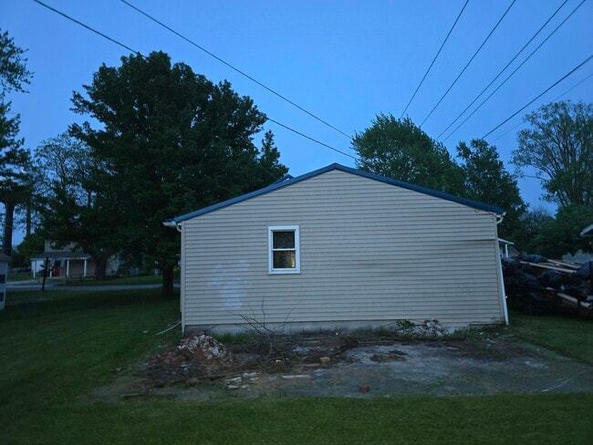 Building Photo - 728 Schirmeyer St
