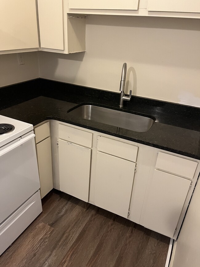 Building Photo - Parkridge Pointe