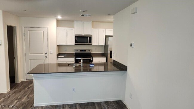 Foto del edificio - 6140 Musas Gdn St