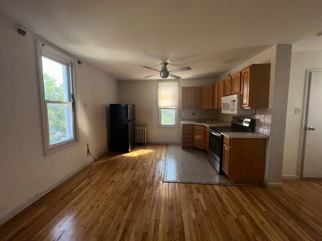 Foto del edificio - 618 E 89th St