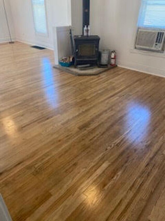 Primary Photo - 3 Bedroom 1 bath home now available