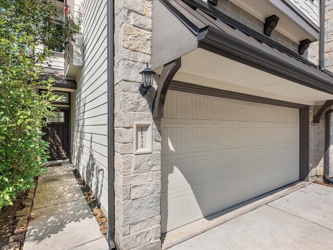 Foto del edificio - 18535 Triana Bend Ln