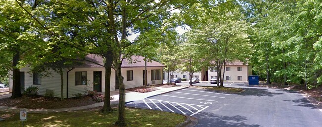 Foto del edificio - 366 Armstrong Cir