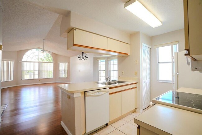 Foto del edificio - 2747 N Poinciana Blvd