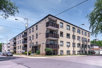 Building Photo - 12 Bater Ave