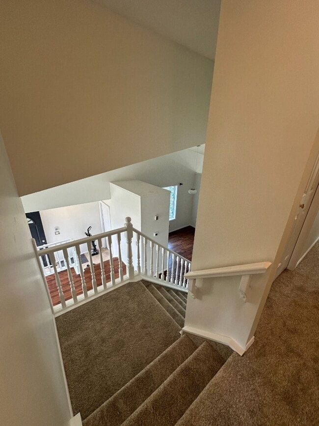Building Photo - Spacious 3 Bedroom Home with Finished Basement in MacEwan Valley (IP058)