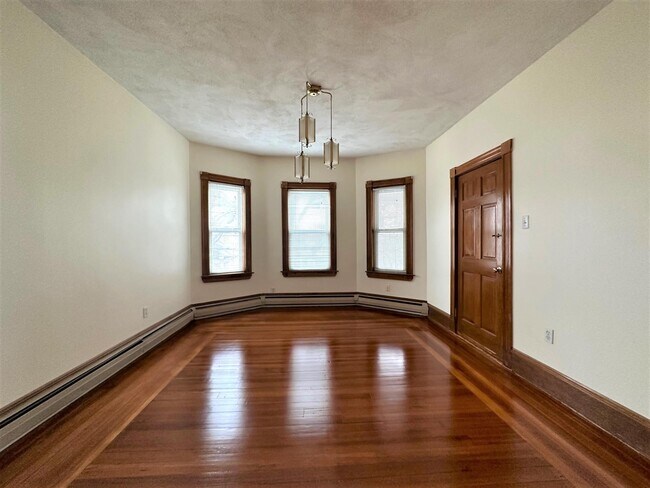 Foto del edificio - 50 Prichard Ave