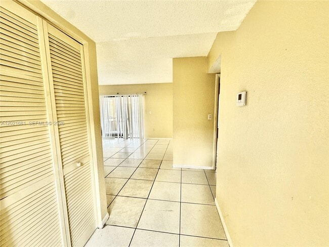 Foto del edificio - 17650 NW 68th Ave