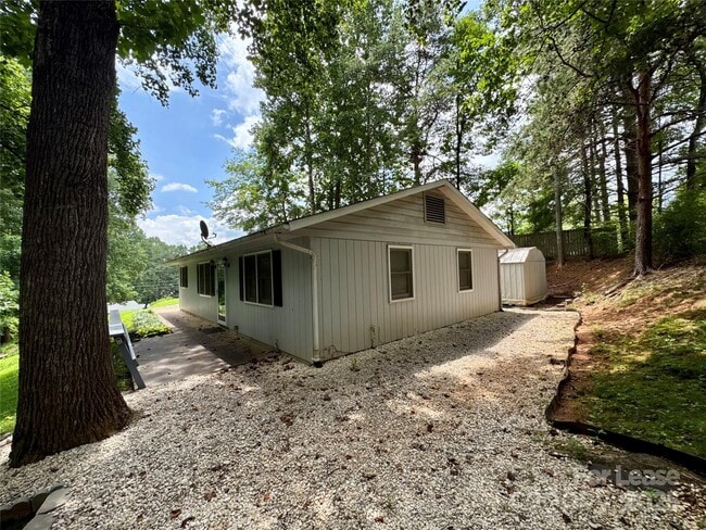 Building Photo - 291 Cherokee Way
