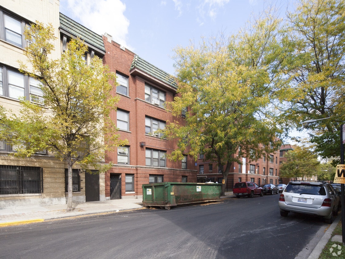 1700 - 1708 W Juneway Ter - The Juneway Terrace