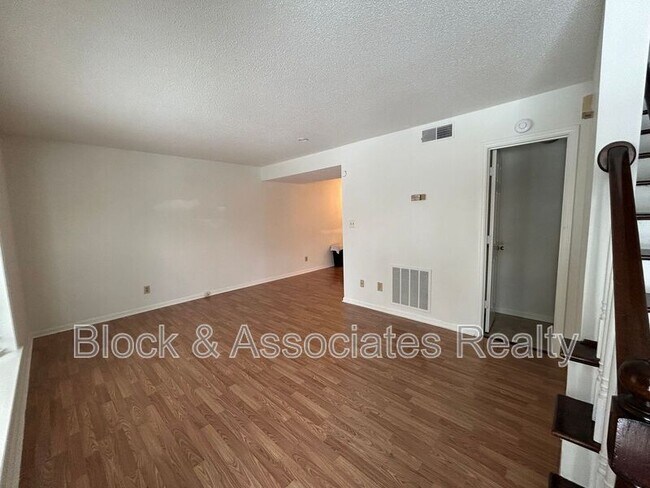 Foto del edificio - 405 Herndon Dr