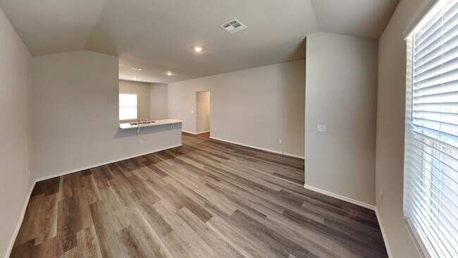 Foto del edificio - Lovely 3 Bed 2 Bath Home in Shawnee