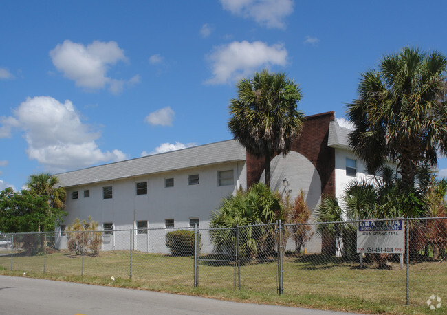 Building Photo - Granada Apartments