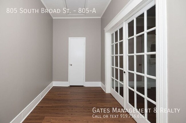 Foto del edificio - 805 S Broad St