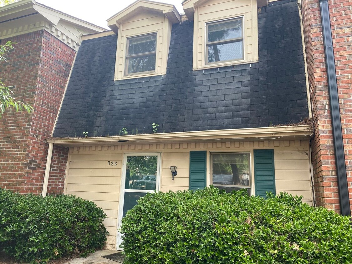 Foto principal - 2 Bedroom- 1 1/2 bathroom- Townhouse Apart...