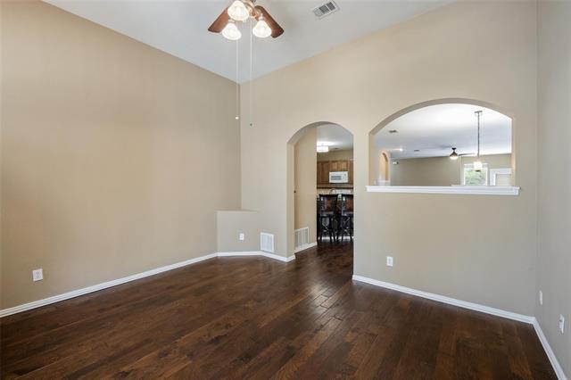 Building Photo - 413 Creekside Dr