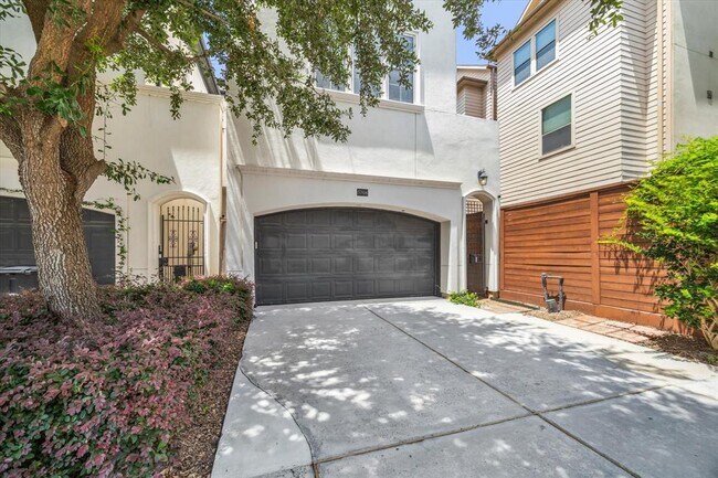 Foto del edificio - 5704 Petty St