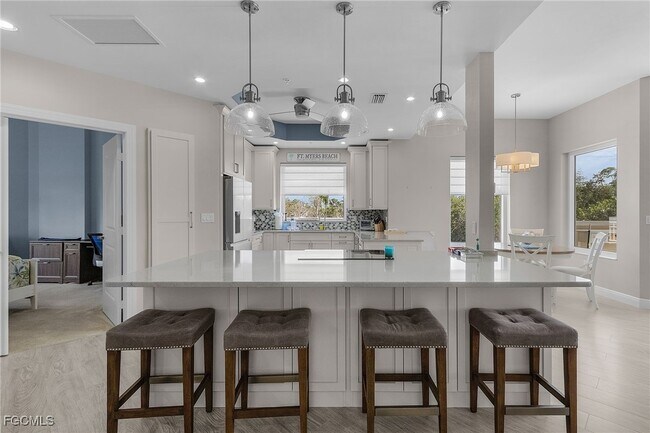 Foto del edificio - 4182 Bay Beach Ln