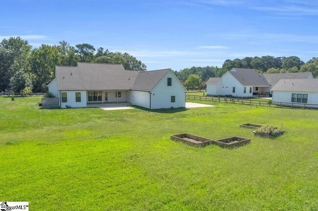 Building Photo - 164 Triangle Pine Rd