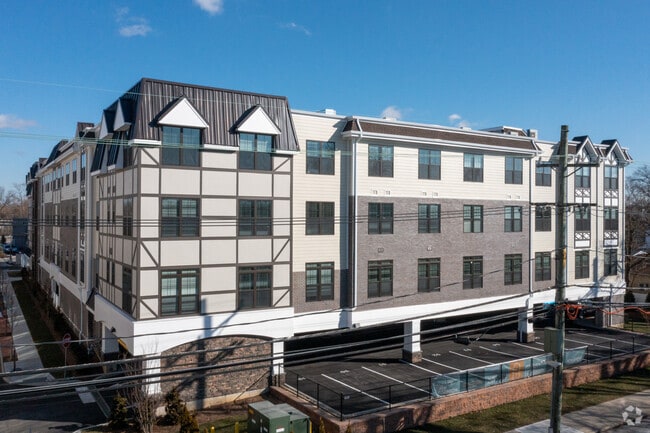 Building Photo - The Promenade at Lynbrook