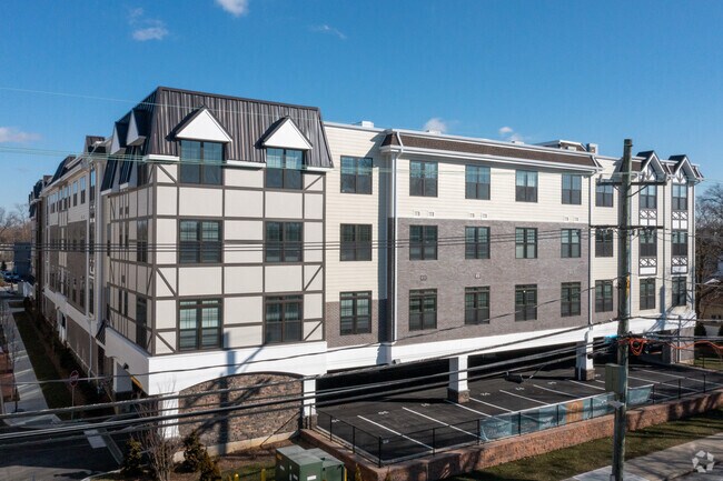 Foto del edificio - The Promenade at Lynbrook