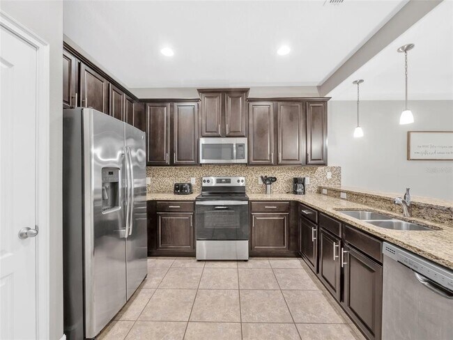 Foto del edificio - 8215 Roseville Blvd